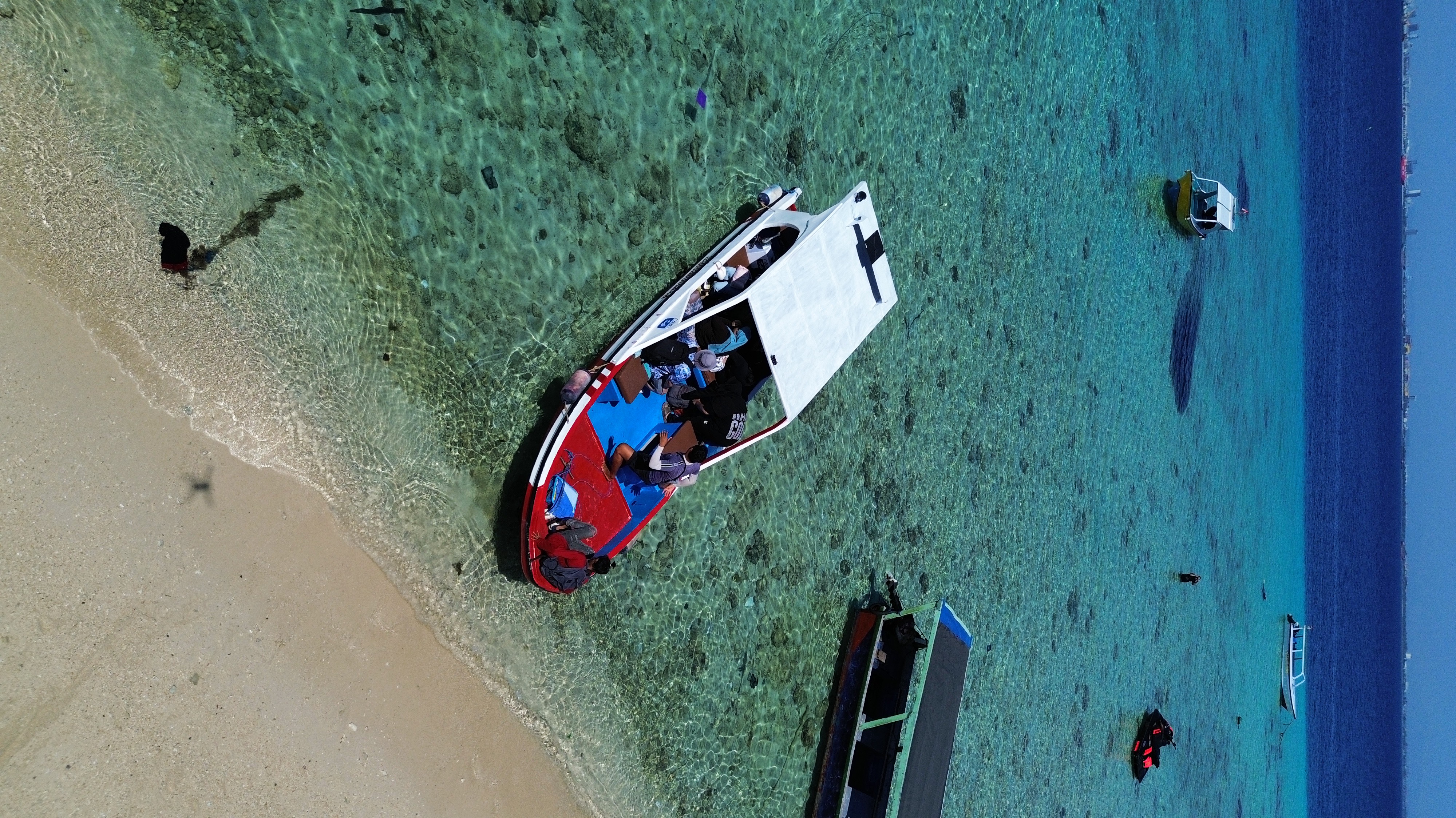 Perahu Penyebrangan / Skoci — Sudut 1
